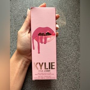 Kylie 808 matte lip kit.